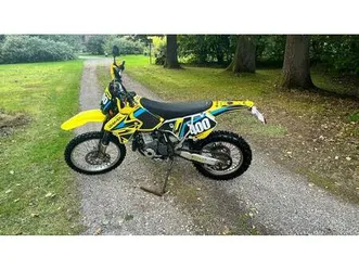 suzuki drz 400e