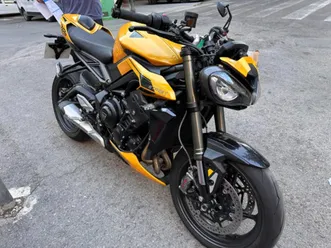 triumph street triple rs