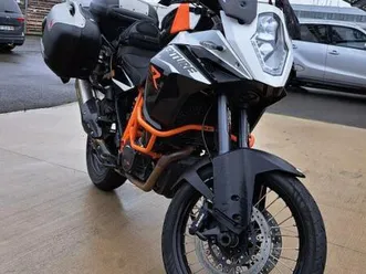 ② moto ktm adventure r 1190