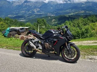 predám hondu cbr 650 r 2020