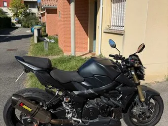 suzuki gsr 750