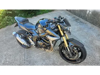 suzuki gsr 750