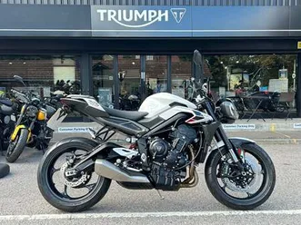 2024 triumph street triple 765 r for sale in croydon