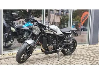 husqvarna vitpilen 701 leovince, kurzes heck