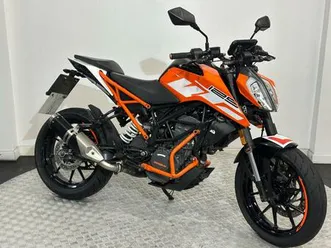 ktm 125 duke hpi clear - full service history comes with new mot and warranty 125 cc