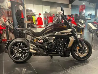 ducati x diavel v4 2025