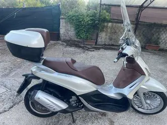 piaggio beverly 300 300i bianco