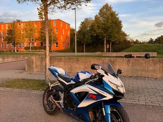 suzuki gsxr 600 k8