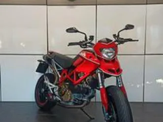 ducati hypermotard 1100 red