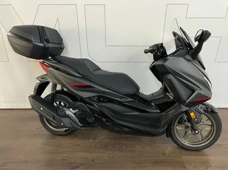 honda forza 125 se mit topbox *neuwertiger zustand!