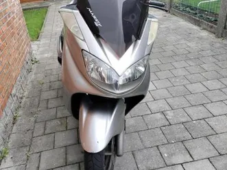 ② yamaha majesty 400 cc