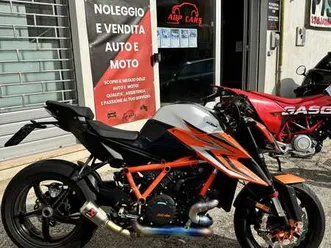 ktm 1290 super duke r arancione