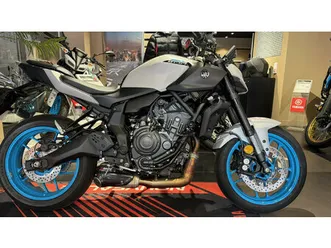 yamaha mt-07 (47.5cv) akrapovic 1er main garantie 5 ans