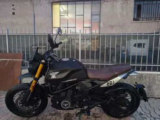 moto morini seiemmezzo scrambler. a2 nero