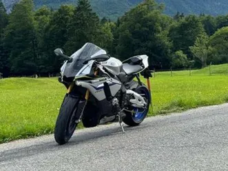 yamaha r1 m