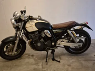 suzuki gsx-s 750 cafe race