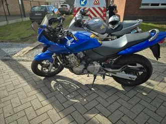 ② honda hornet 600