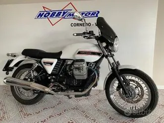 moto guzzi v7 classic - 2011