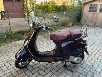 vespa 125 edizione limitata vie della moda
