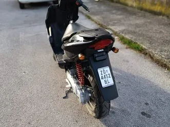 yamaha aerox 49 cm3, 2006 god.