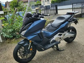 honda forza 750, 9955km,bleu, première mise en circulation le 26/06/2024, première main
