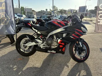aprilia rs 457 2025 900 kms etat neuf
