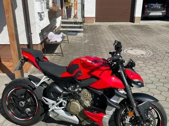 ducati streetfighter v4