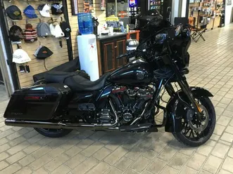 2022 harley-davidson® cvo™ street glide® blue steel