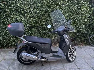 aprilia scarabeo 200