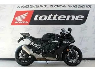 yamaha r1 unico proprietario accessoriata km 18758