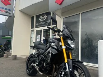 yamaha mt09 avec akrapovic / mt-09
