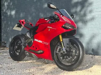 ducati 1199 panigale r super sports petrol manual (184 ps) proper ducati royalty - r 1198 cc