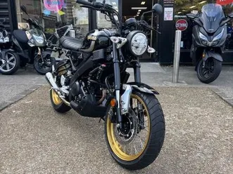 yamaha xsr 125 legacy 2024 ligne arrow