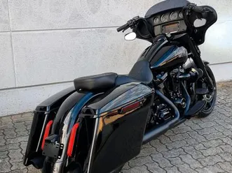 harley davidson street glide 2020 wenig km all black cvo gt road