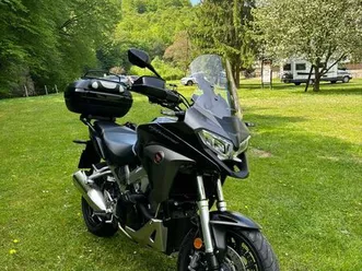 sprzedam hondę vfr 800 x crossrunner 2017 rok sosnowiec