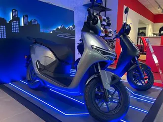 honda cuve silber am lager