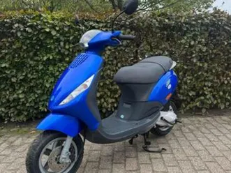 ⭐️piaggio zip 2 takt 50cc brom nieuwstaat slechts 2400 km⭐️ — scooters | piaggio — marktplaats