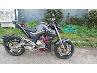 vend 125 zones roadster