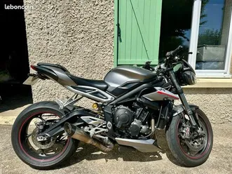 triumph street triple rs