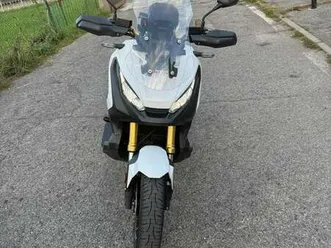 honda x-adv x-adv 750 bianco
