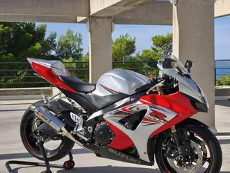 suzuki gsxr 1000 k7 **tvornicko stanje**, 2007 god.