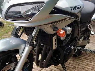 yamaha fzs 600 sport tour zilver