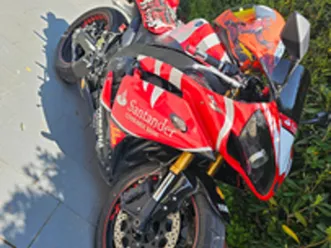 yamaha r1 santander autografata da v.rossi