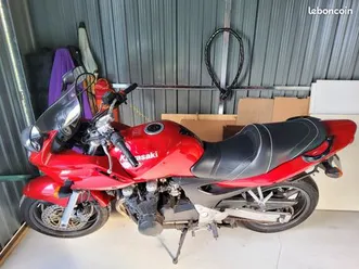 moto kawasaki 750 zr7-s de 2001 66000 km