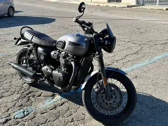 triumph bonneville t120 black grigio