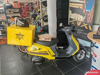 scooter peugeot sv 125 réplique film taxi 1