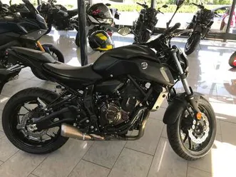 yamaha mt-07 schwarz