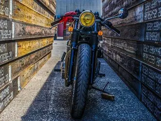 ② triumph bonneville