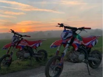 à vendre : 2 motos apollo rfz 150