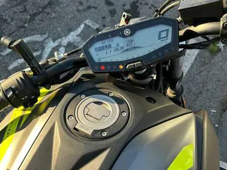 yamaha mt-07 grigio